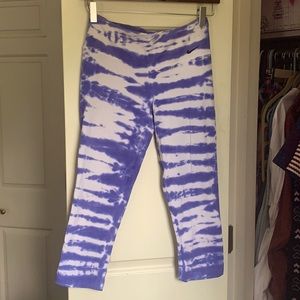 Nike Purple Tie Dye Cropped S Leggings